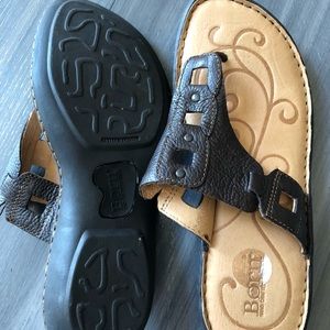 Born sandals